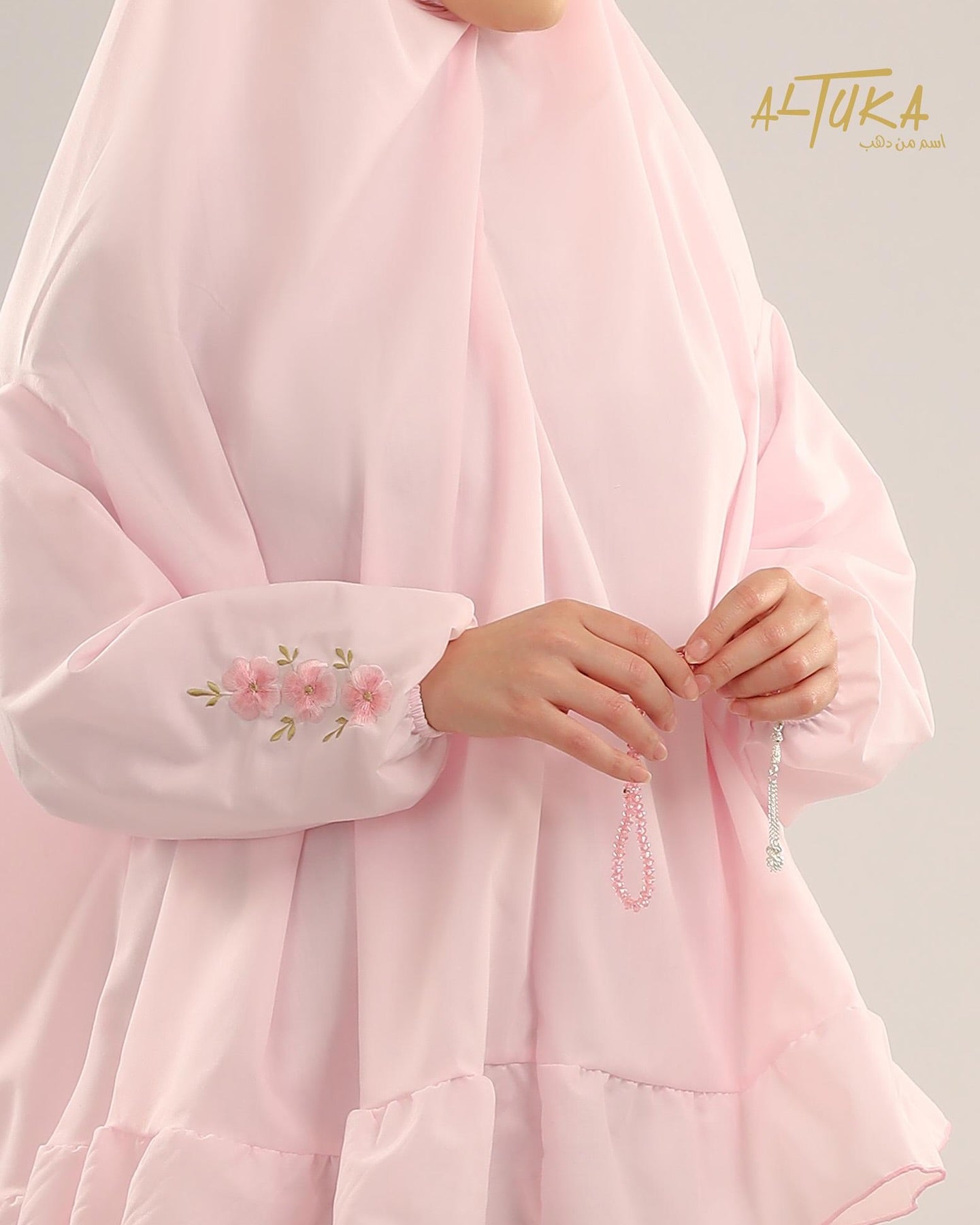 Flower damascus طقم صلاة قماشة تترون عملية ومابتحتاج كوي مع كم مطرز ورد ناعم